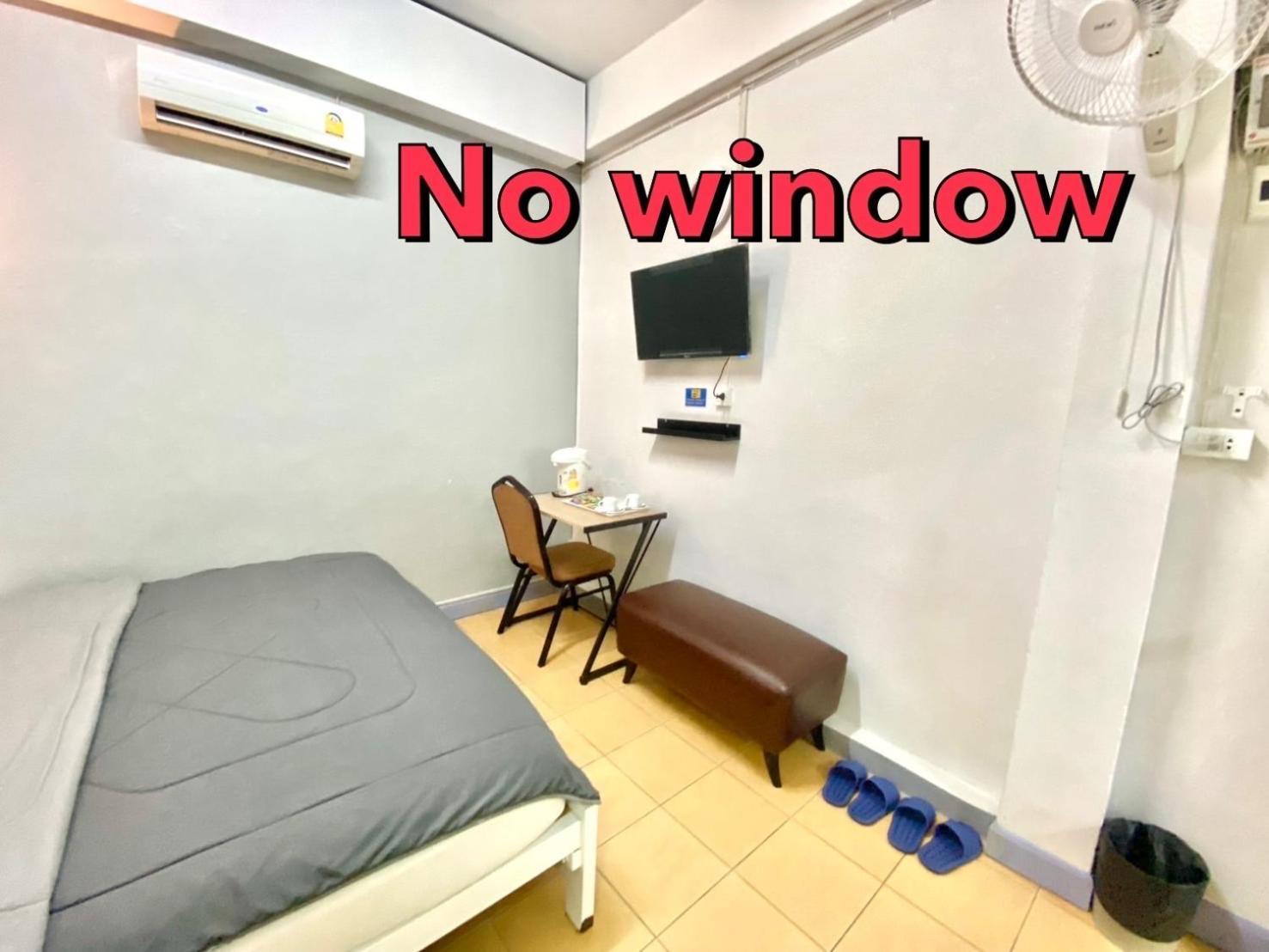 Dragon XIV Hostel Bangkok Exterior photo